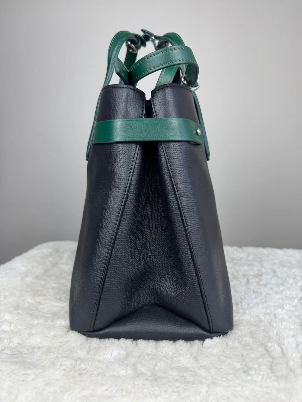 Burberry Banner Medium Black sea and Green Leather Tote Bag
